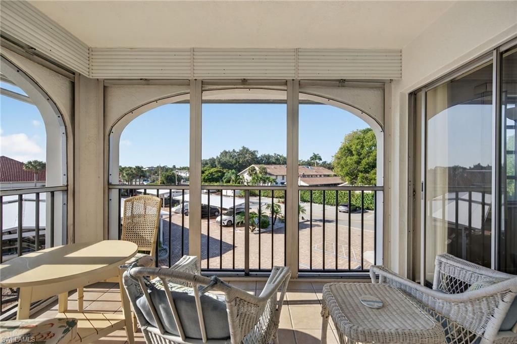 5 High Point Cir W, Unit 303, Naples, FL 34103 Photo