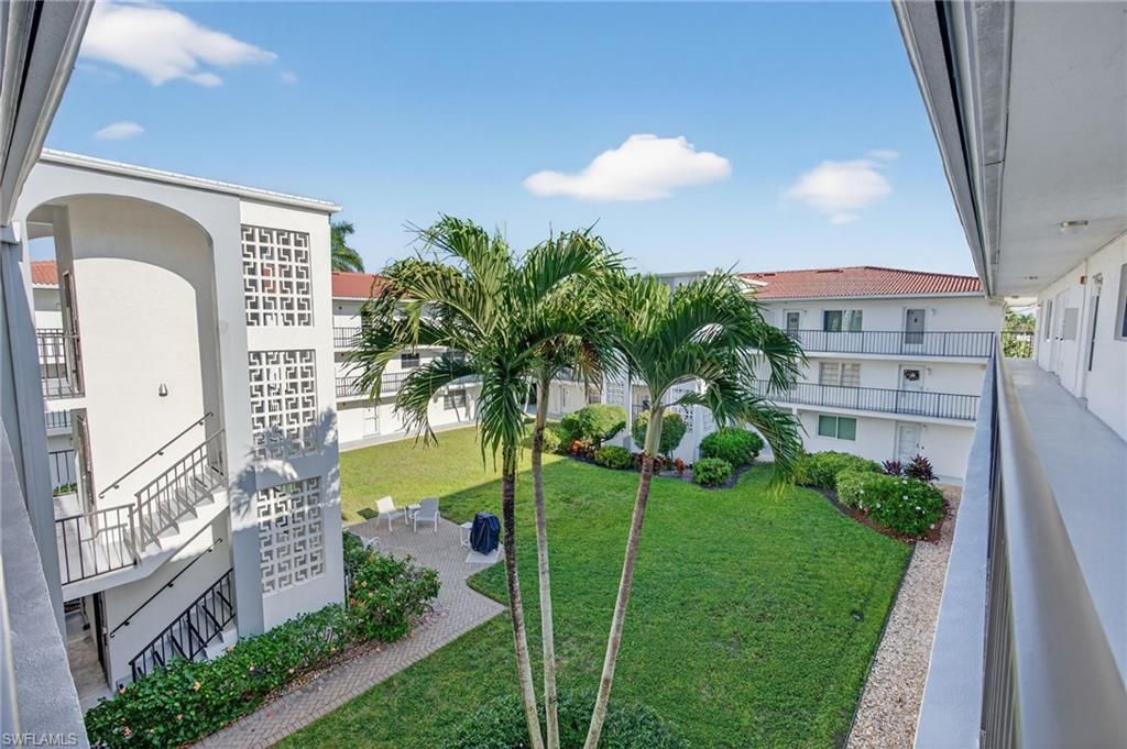 5 High Point Cir W, Unit 303, Naples, FL 34103 Photo