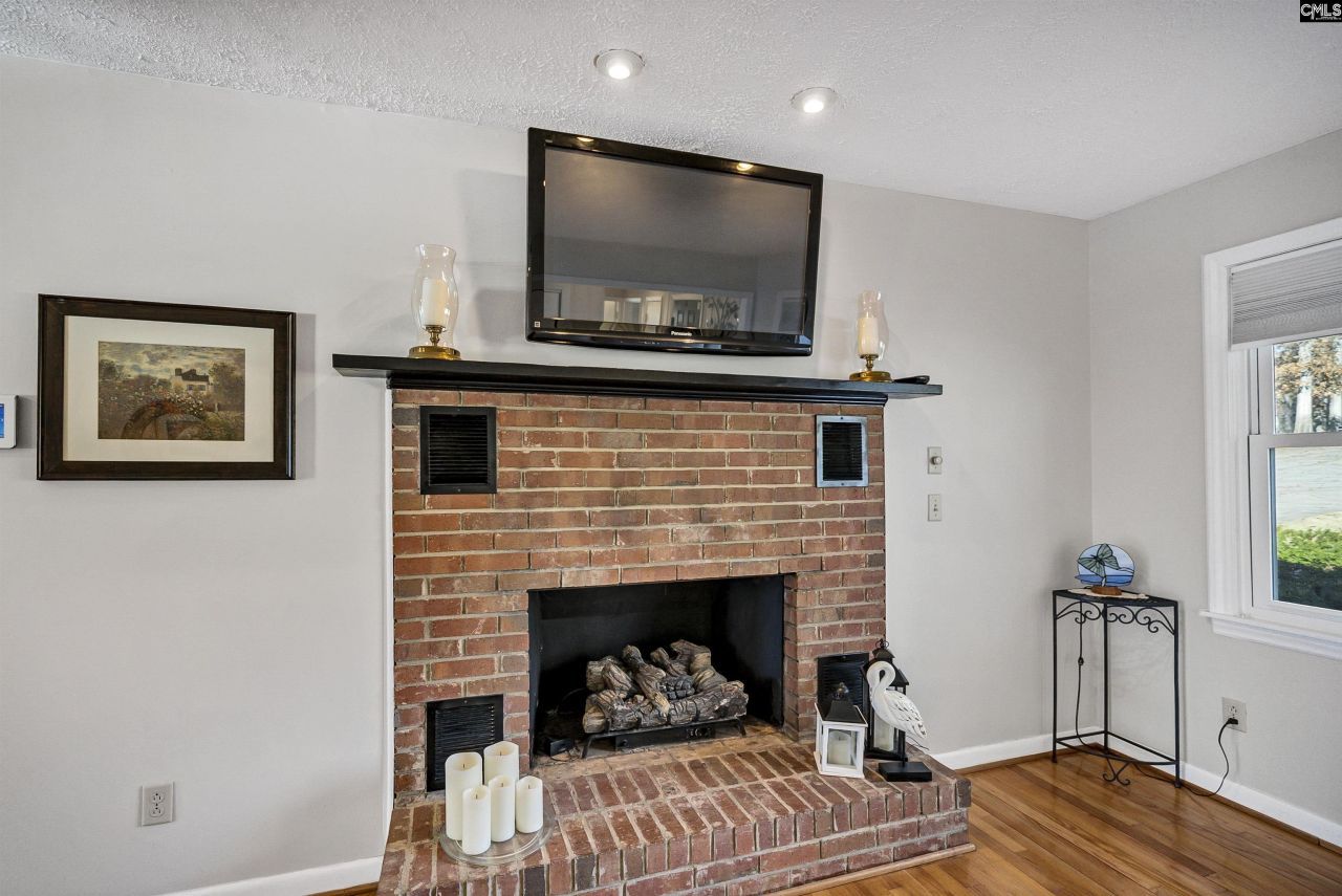 640 Mallard Drive Photo 4