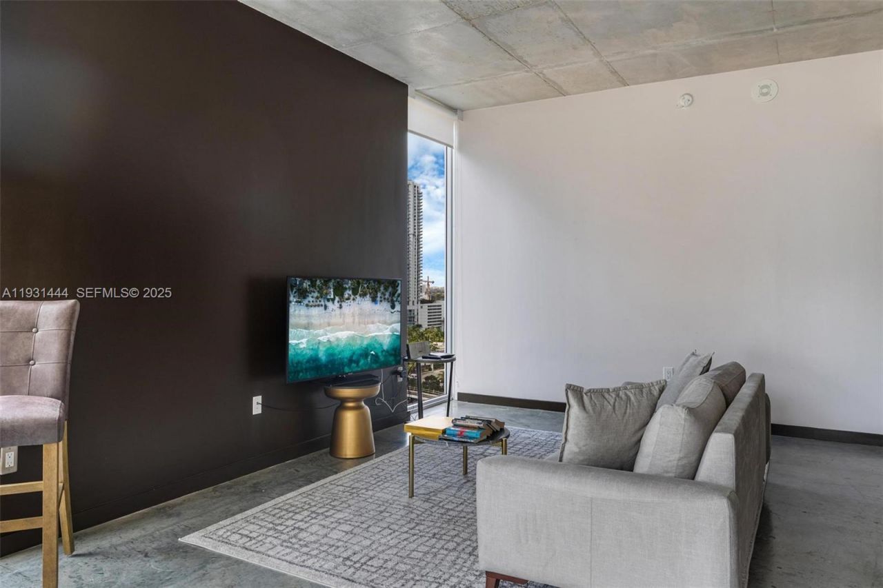 151 SE 1st St, Unit 401, Miami, FL 33131 Photo