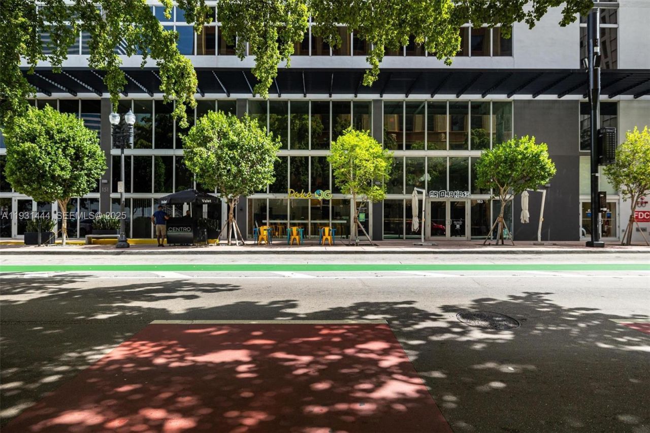 151 SE 1st St, Unit 401, Miami, FL 33131 Photo