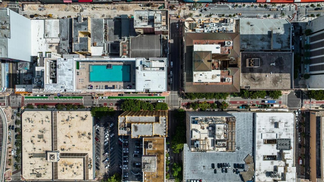 151 SE 1st St, Unit 401, Miami, FL 33131 Photo