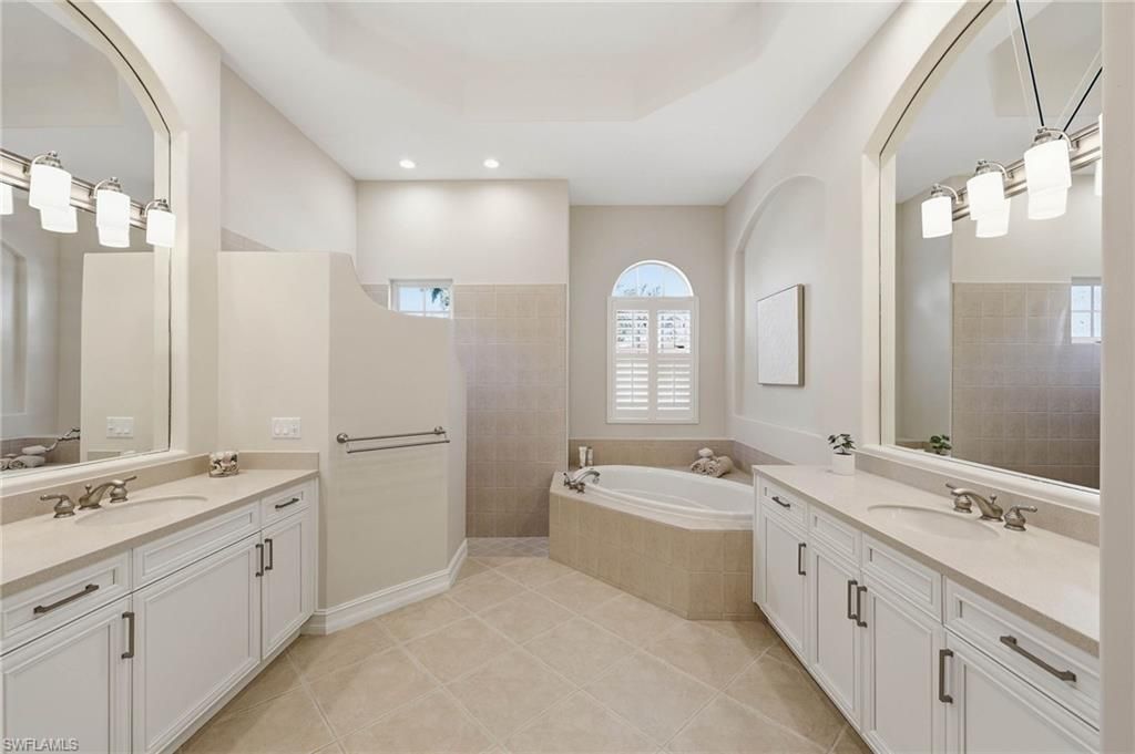 8950 Shenendoah Cir, Naples, FL 34113 Photo