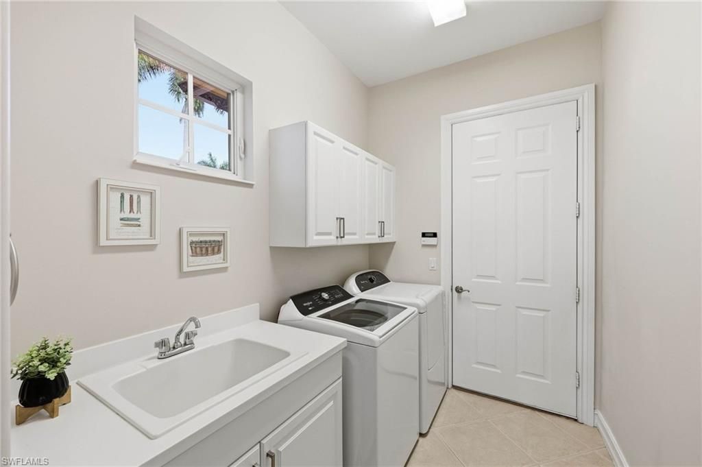 8950 Shenendoah Cir, Naples, FL 34113 Photo
