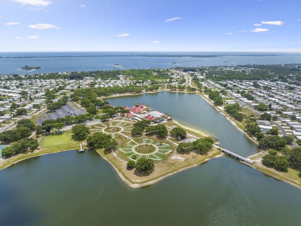 953 Laurel Circle, Sebastian, FL 32976 Photo