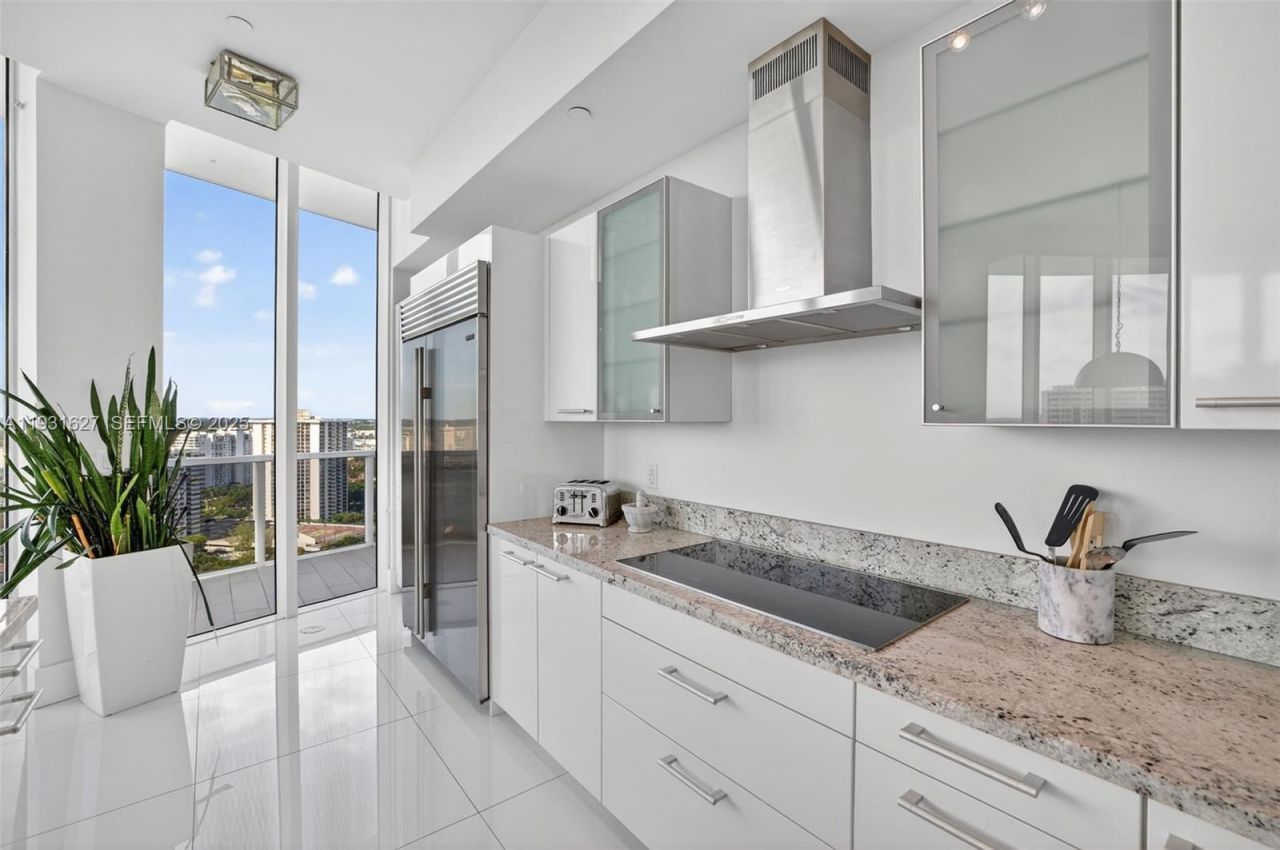 4100 Island Blvd, Unit 2303, Aventura, FL 33160 Photo