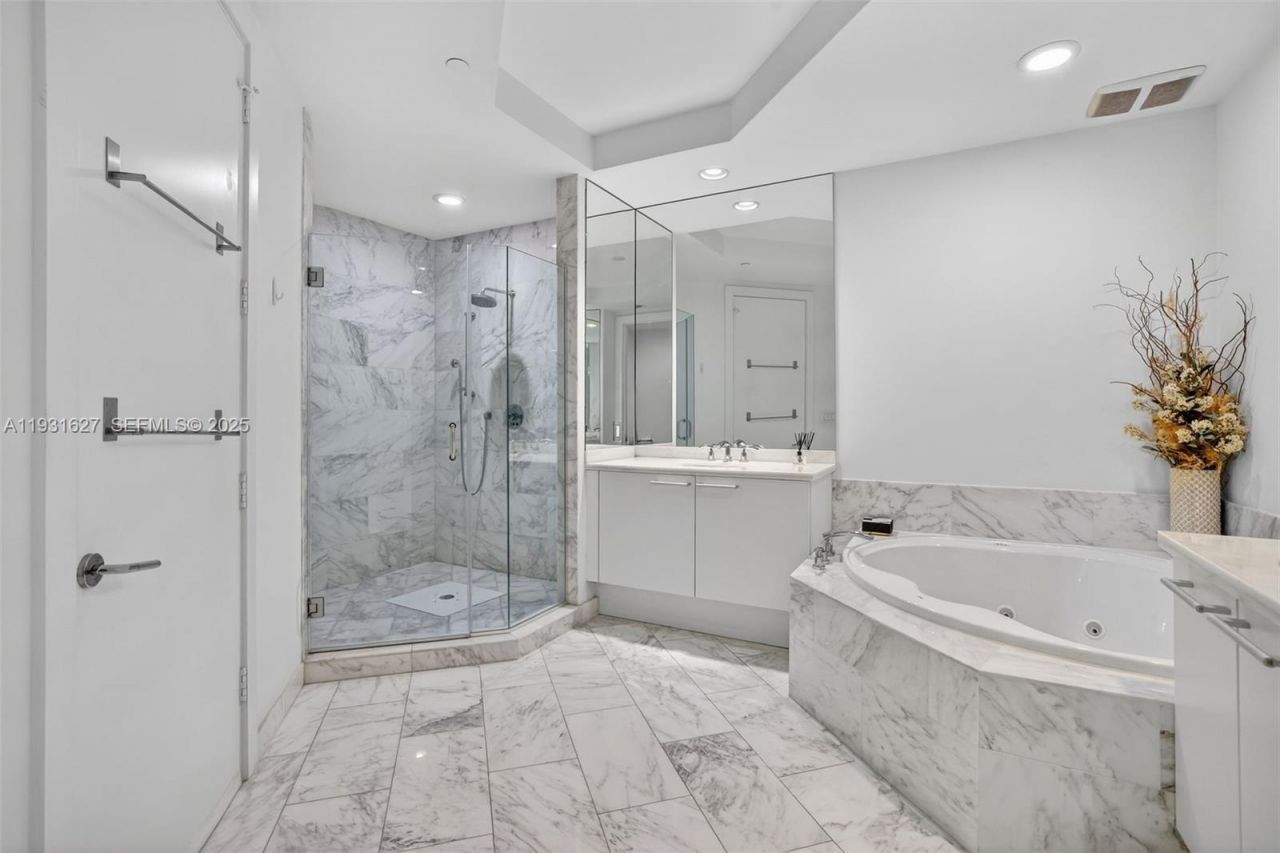 4100 Island Blvd, Unit 2303, Aventura, FL 33160 Photo