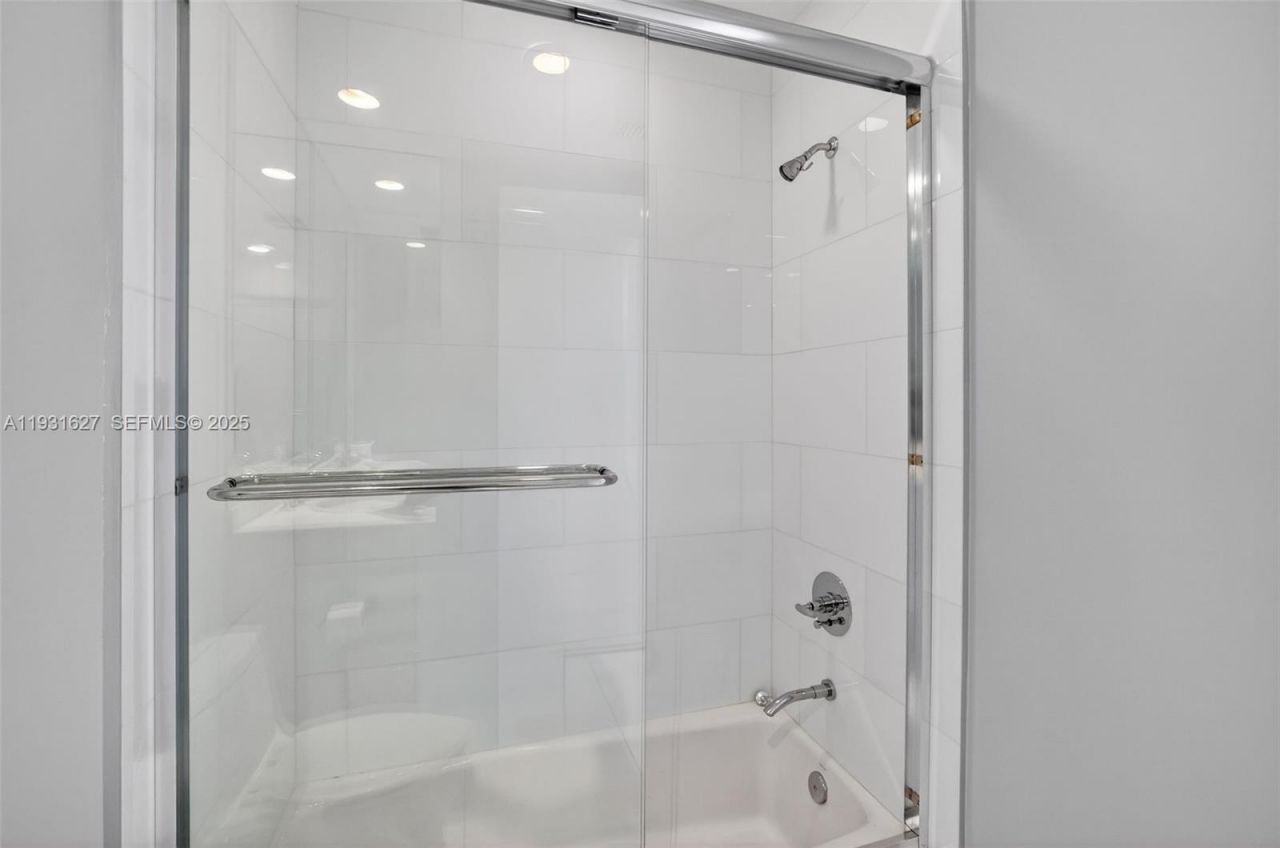 4100 Island Blvd, Unit 2303, Aventura, FL 33160 Photo