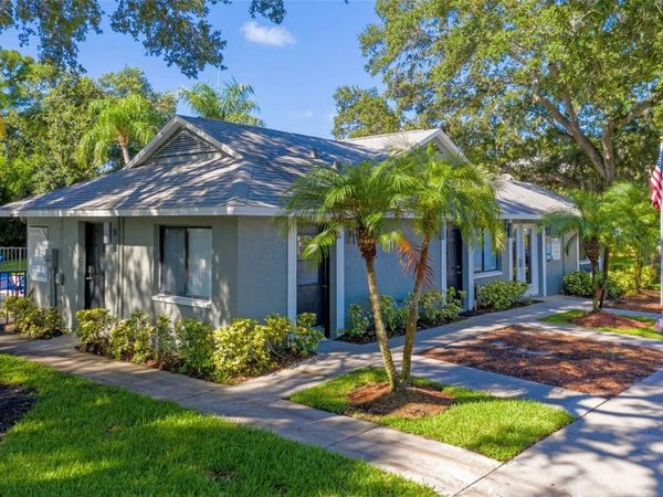 LARGO, FL 33774