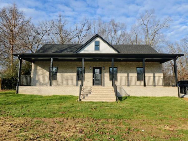 507 Callahan Dr, New Johnsonville, TN 37134