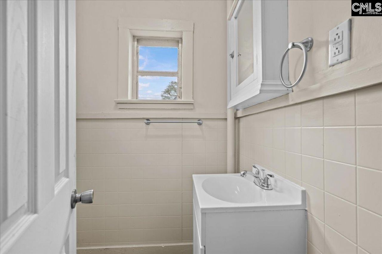 303 Drayton Street Photo 13