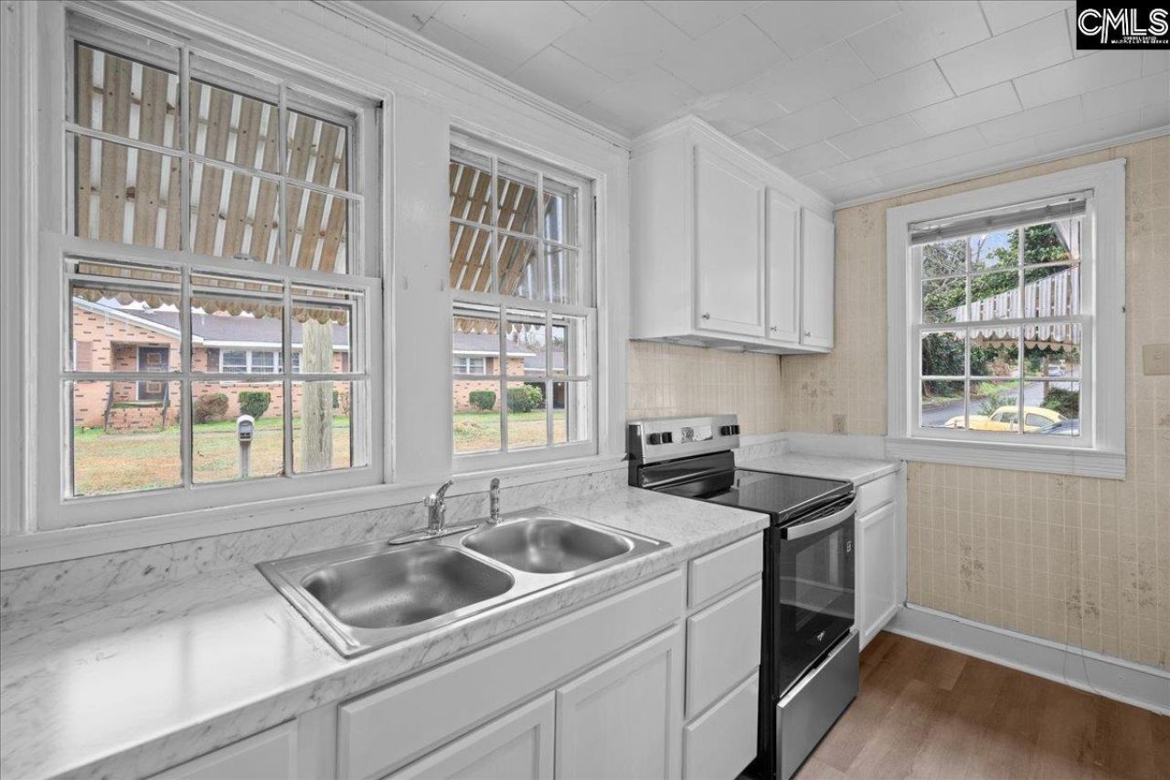 303 Drayton Street Photo 7