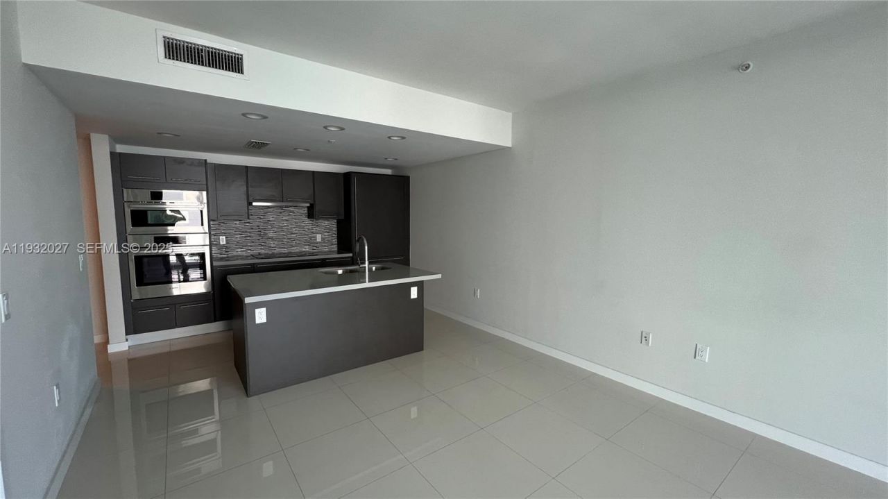 7875 NW 107th Ave, Unit 417, Doral, FL 33178 Photo