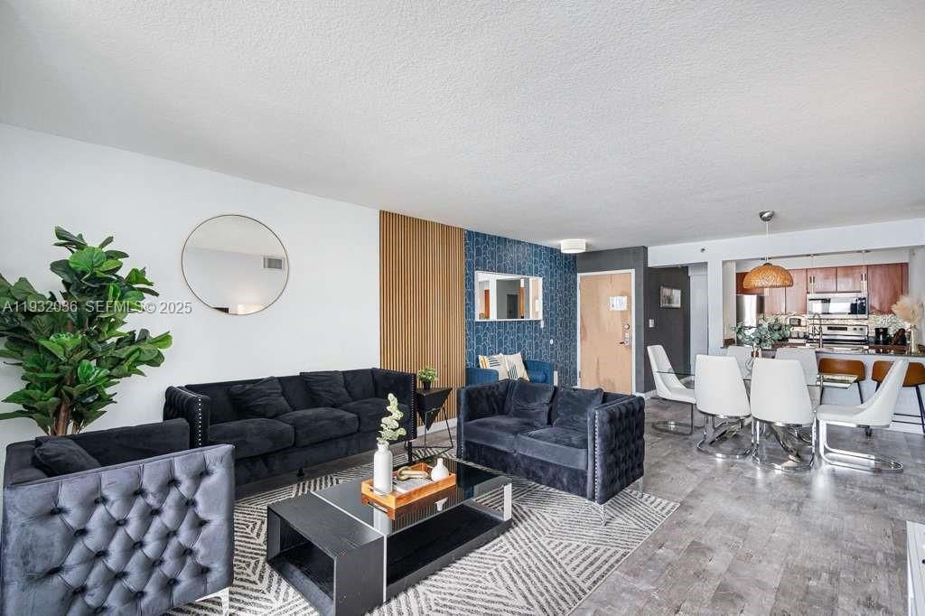 1200 Brickell Bay Dr, Unit 2202, Miami, FL 33131 Photo