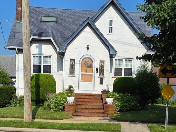 80 Dobson Avenue, Merrick, NY 11566