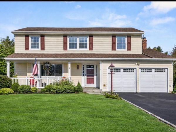 11 Marlboro Lane, East Islip, NY 11730