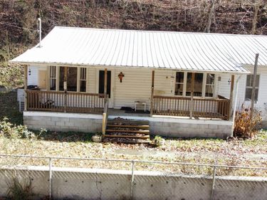 432 Joe Little Fork Road, Jackson, KY 41339