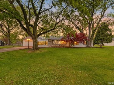6576 Inkster Road, West Bloomfield Twp, MI 48322