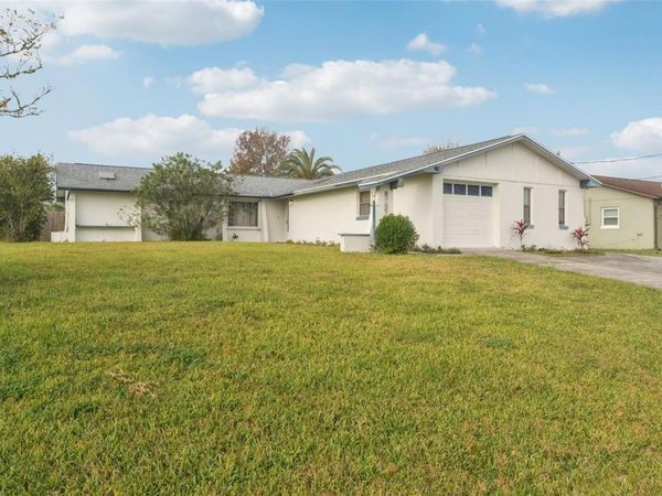 40 FLOWER HILL LANE, PALM COAST, FL 32137