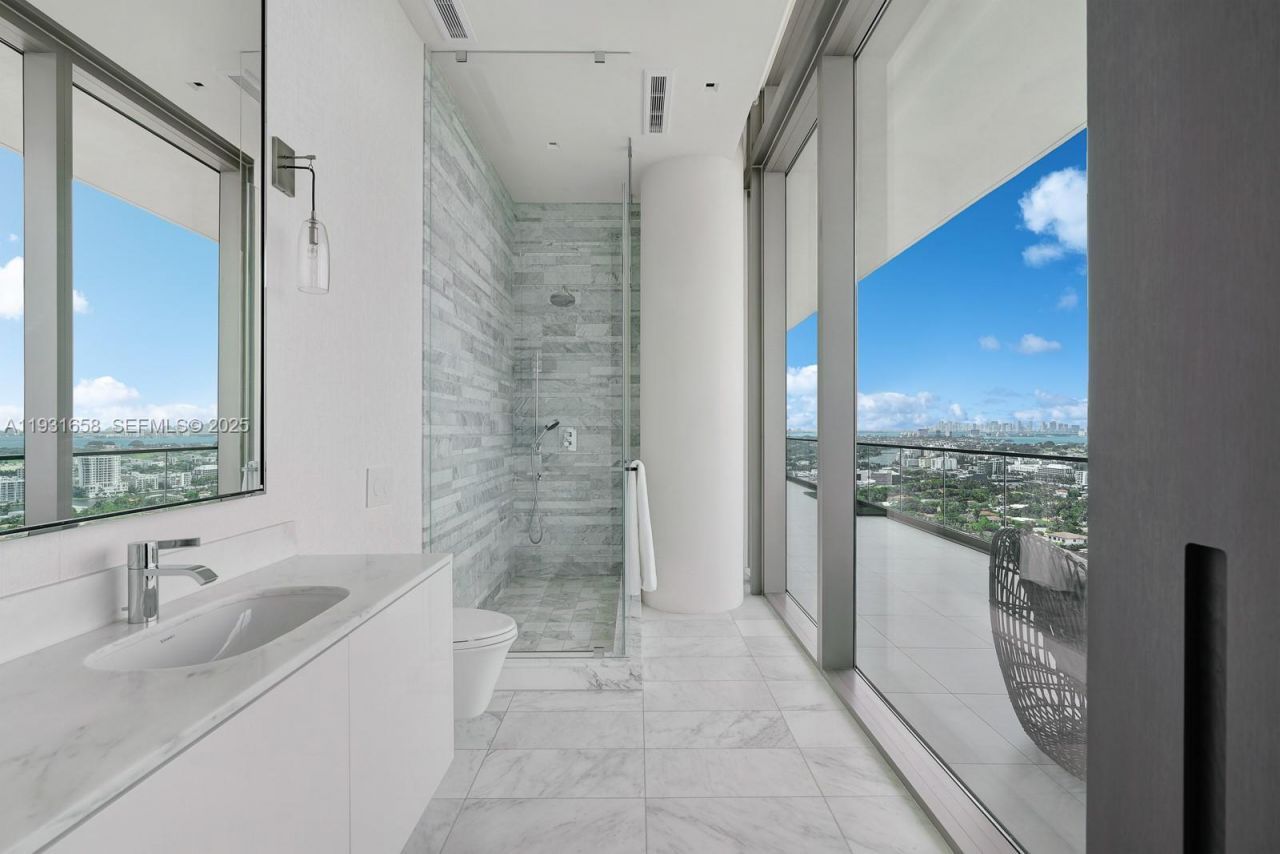 10203 Collins Ave , Unit 2801, Bal Harbour, FL 33154 Photo