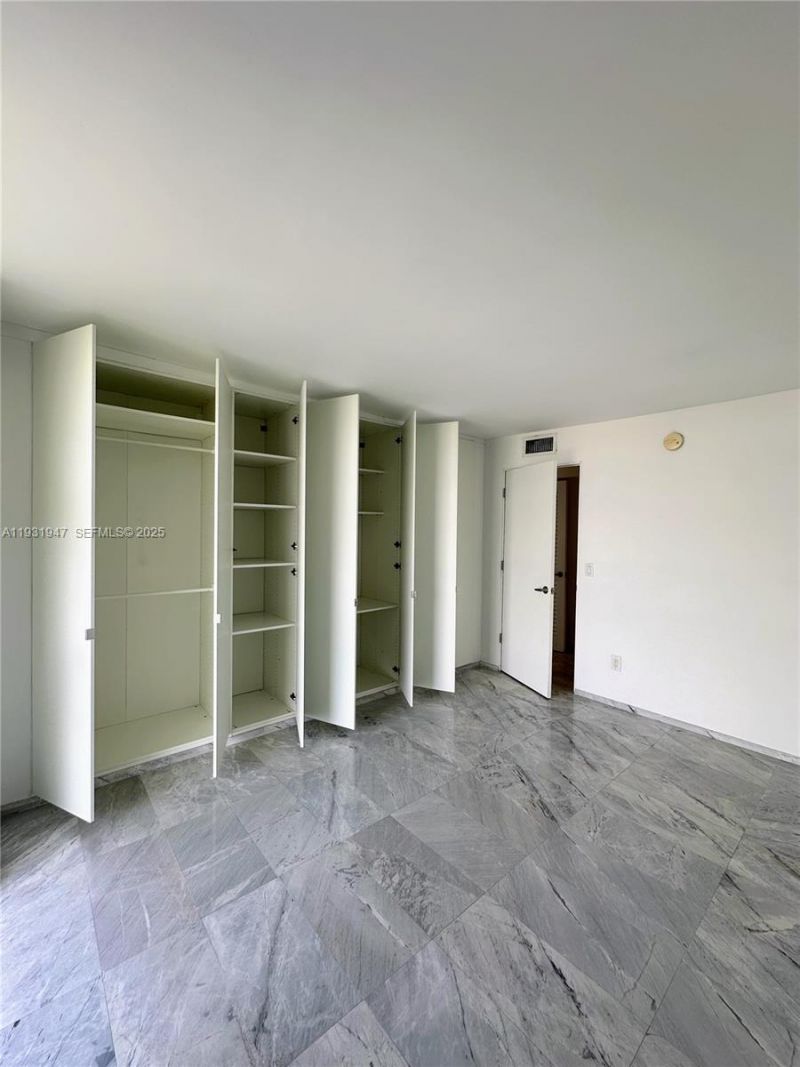 2350 NE 135th St, Unit 1501, North Miami, FL 33181 Photo