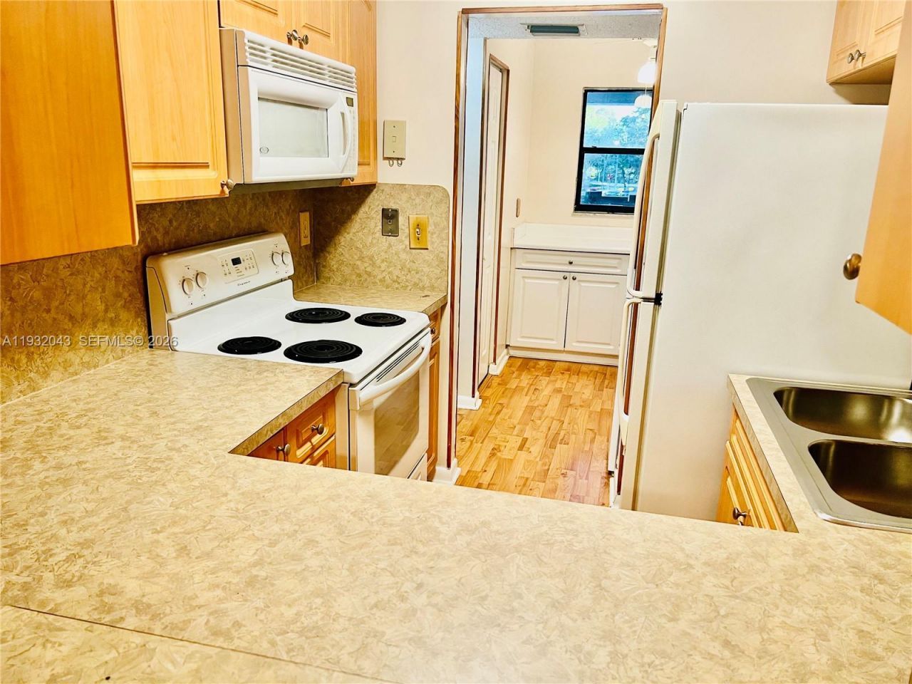 1021 Mockingbird Ln, Unit 215, Plantation, FL 33324 Photo