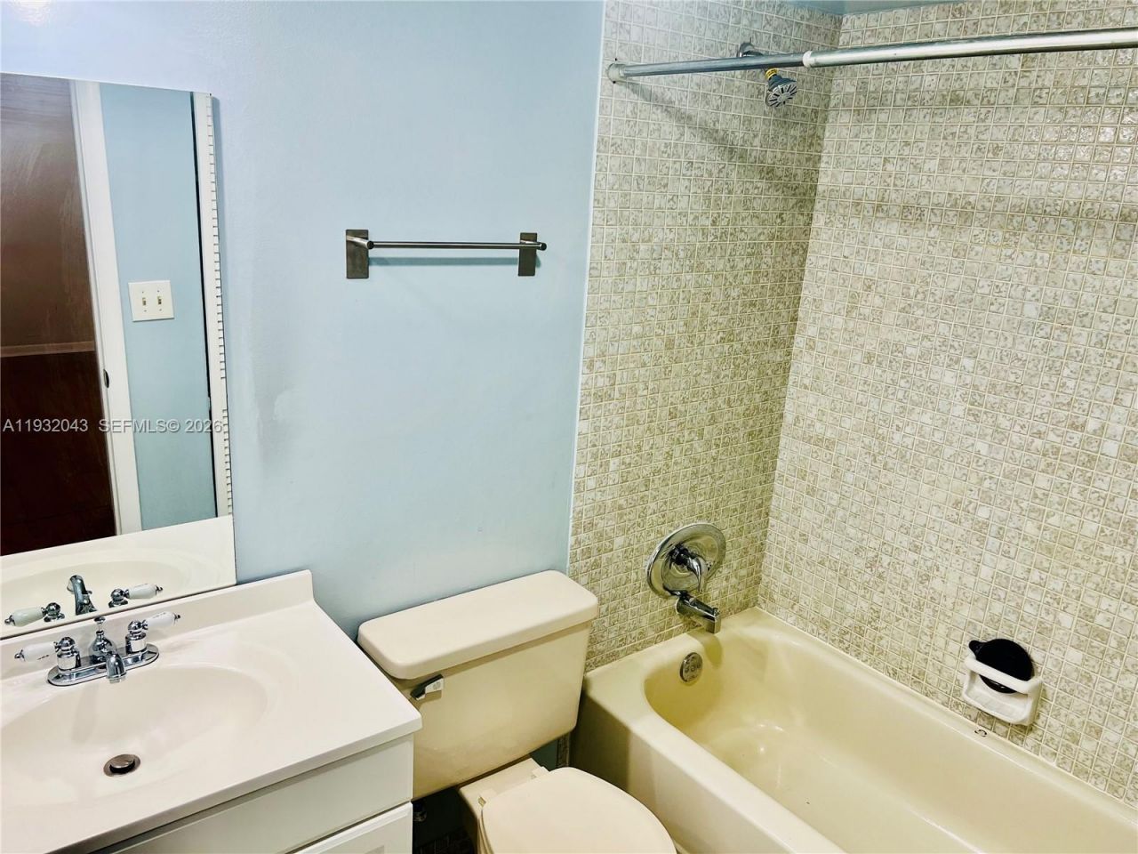 1021 Mockingbird Ln, Unit 215, Plantation, FL 33324 Photo