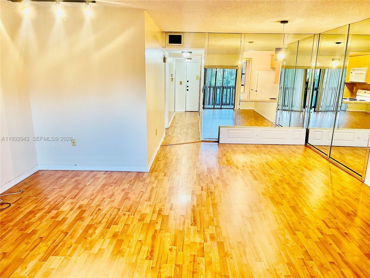 1021 Mockingbird Ln, Unit 215, Plantation, FL 33324 Photo