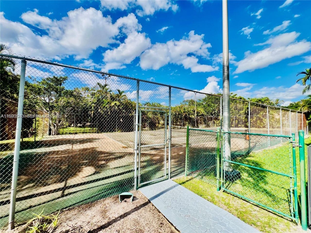 1021 Mockingbird Ln, Unit 215, Plantation, FL 33324 Photo