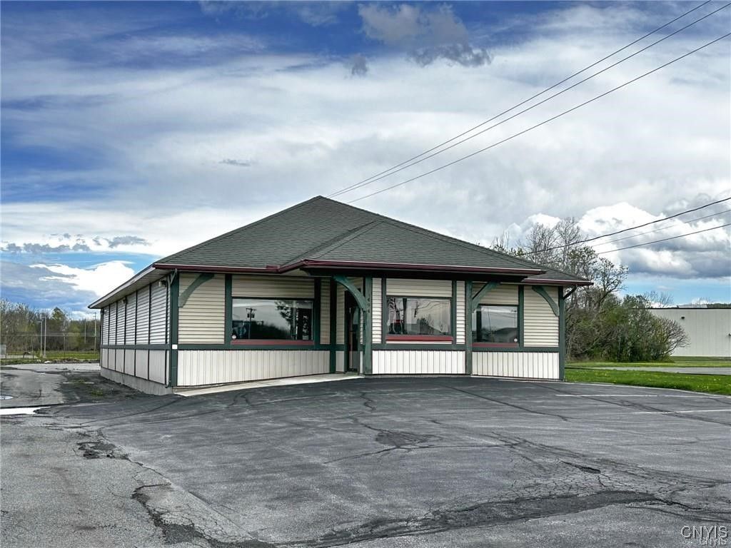 494 French Road, Utica, NY 13502 Main Photo
