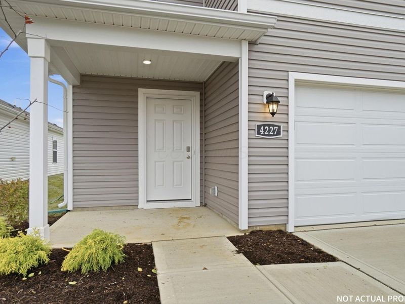 5976 Pitch Pine Drive, Canal Winchester, OH 43110 Photo 4