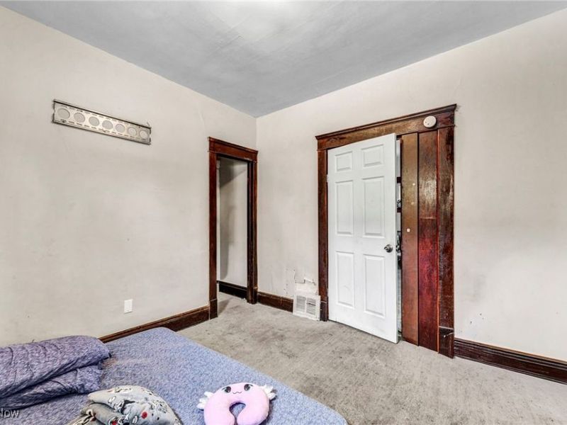 9616 Lamontier Avenue, Cleveland, OH 44104 Photo 27