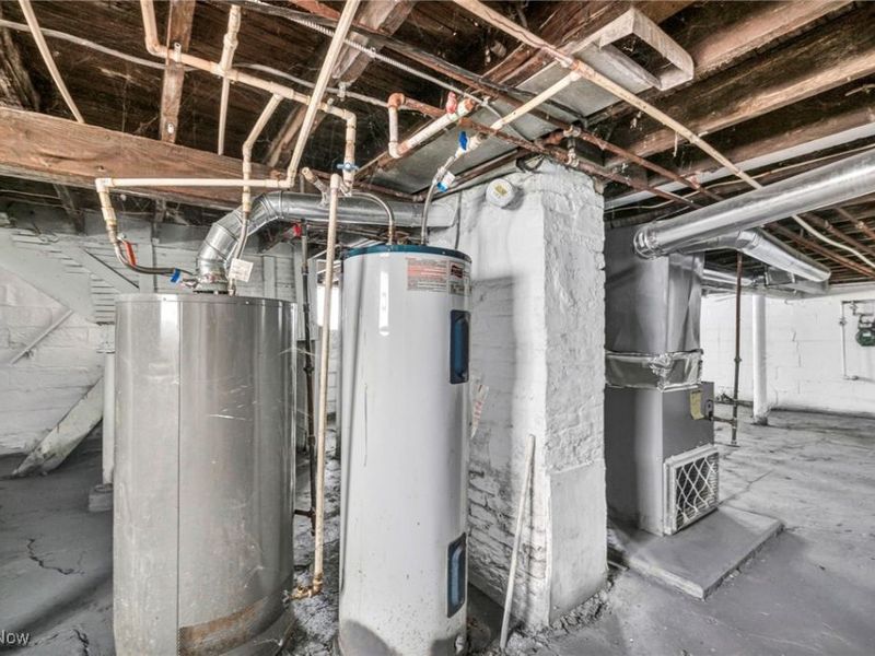 9616 Lamontier Avenue, Cleveland, OH 44104 Photo 29