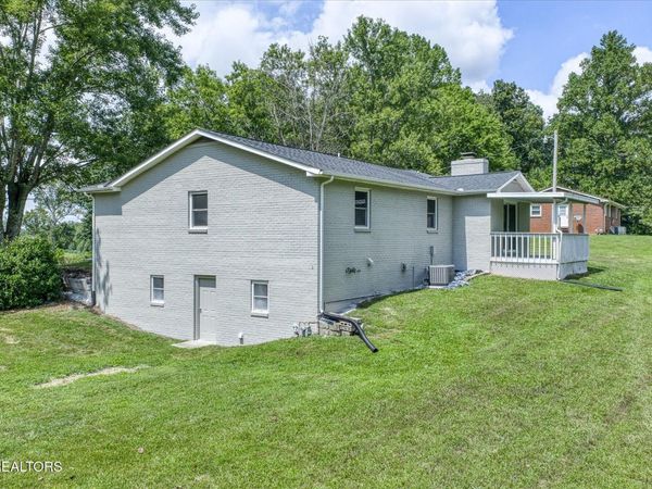 3766 Old Bridge Rd, Cookeville, TN 38506