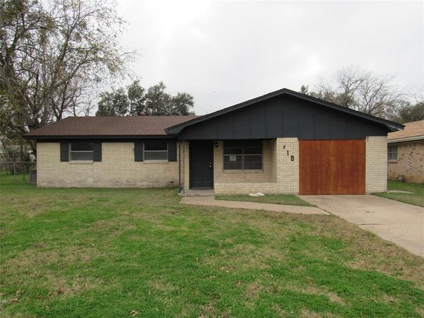 218 Virginia Drive, Lacy Lakeview, TX 76705