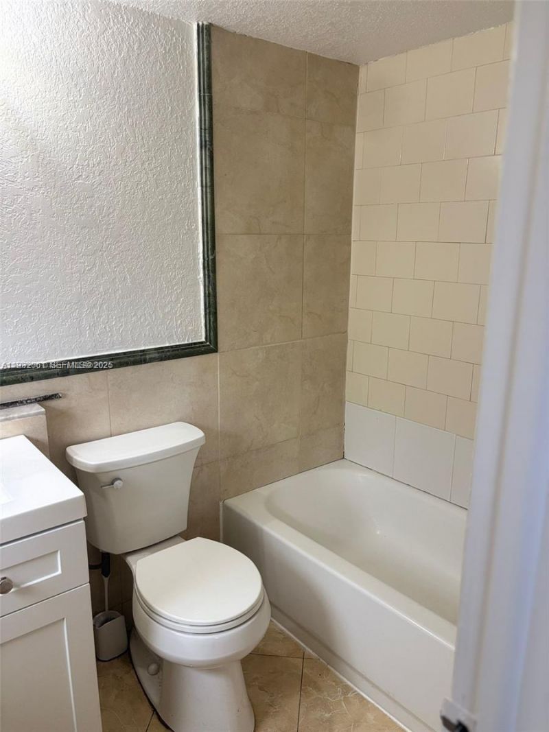 2750 Pierce St, Unit 3, Hollywood, FL 33020 Photo