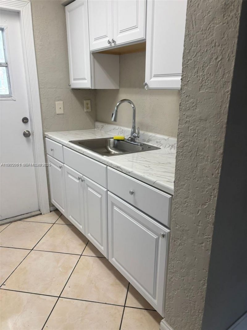 2750 Pierce St, Unit 3, Hollywood, FL 33020 Photo