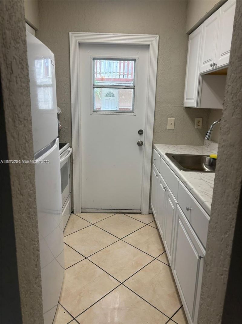 2750 Pierce St, Unit 3, Hollywood, FL 33020 Photo