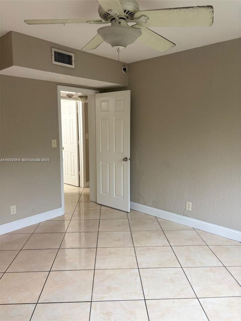 2750 Pierce St, Unit 3, Hollywood, FL 33020 Photo