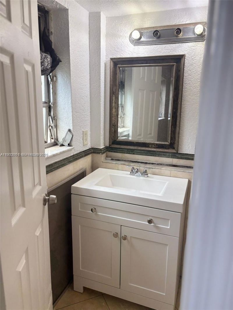 2750 Pierce St, Unit 3, Hollywood, FL 33020 Photo