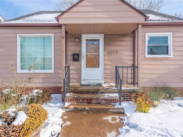 4529 W 150th Street, Cleveland, OH 44135