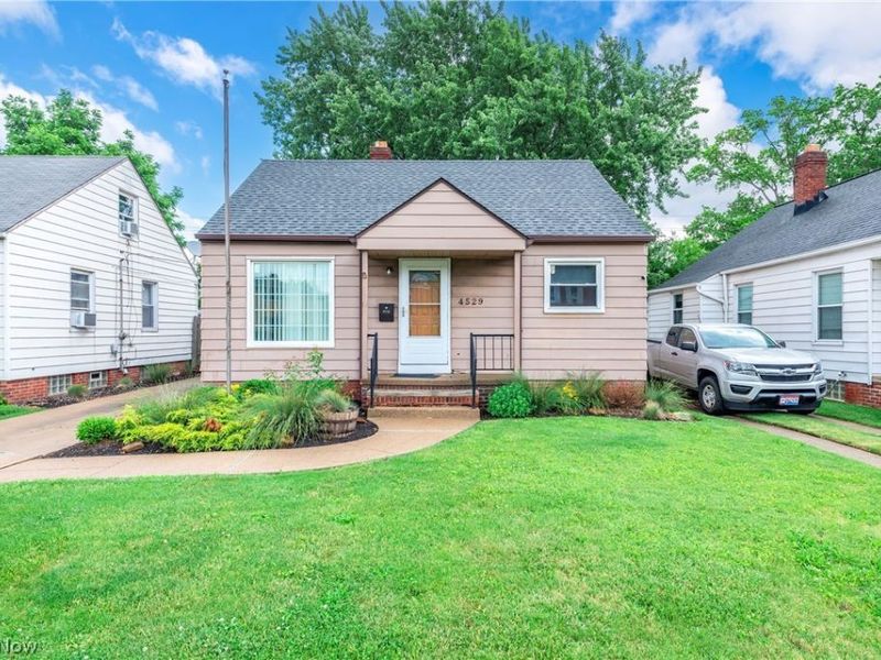 4529 W 150th Street, Cleveland, OH 44135 Photo 2