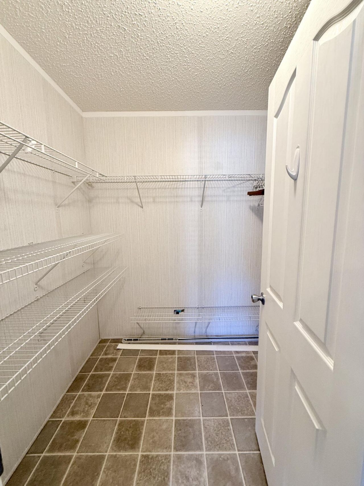 106 Airborne Way Photo 14