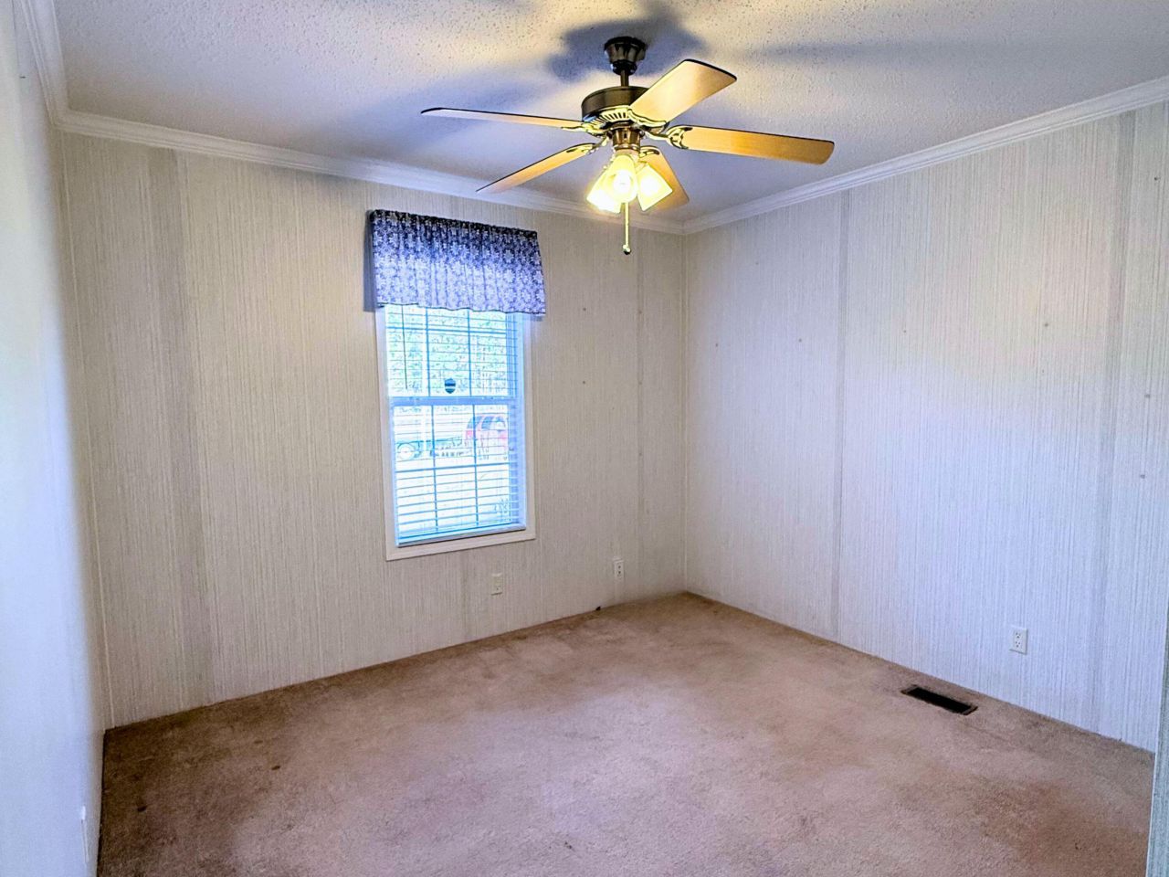 106 Airborne Way Photo 17