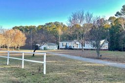 106 Airborne Way photo 4