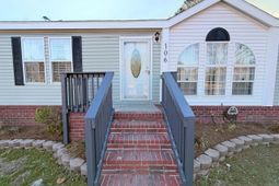 106 Airborne Way photo 4