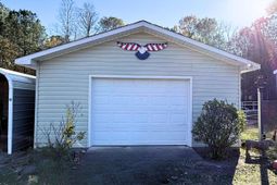 106 Airborne Way photo 4