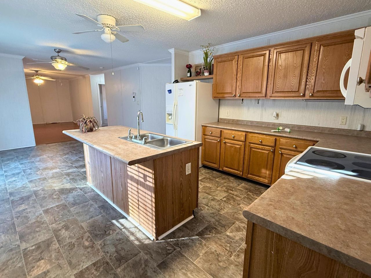 106 Airborne Way Photo 8