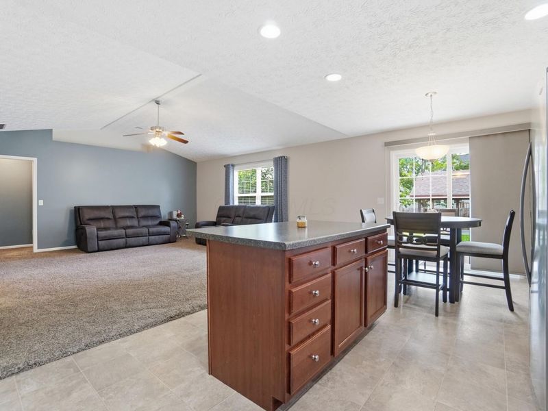 1728 Hunters Ridge Drive, Troy, OH 45373 Photo 17
