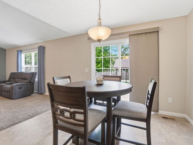 1728 Hunters Ridge Drive, Troy, OH 45373 Photo 19